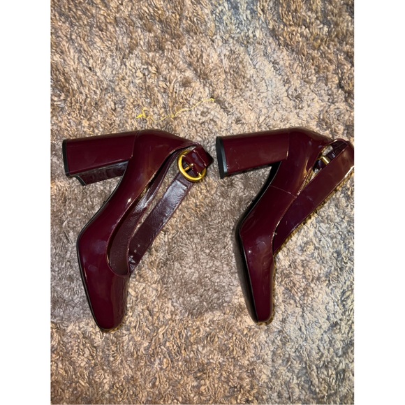 Prada - Picture 2 of 9